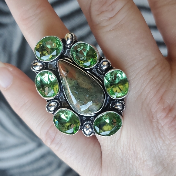 New Unakite and Tsavorite 925 Silver Statement Ring. - Picture 8 of 16